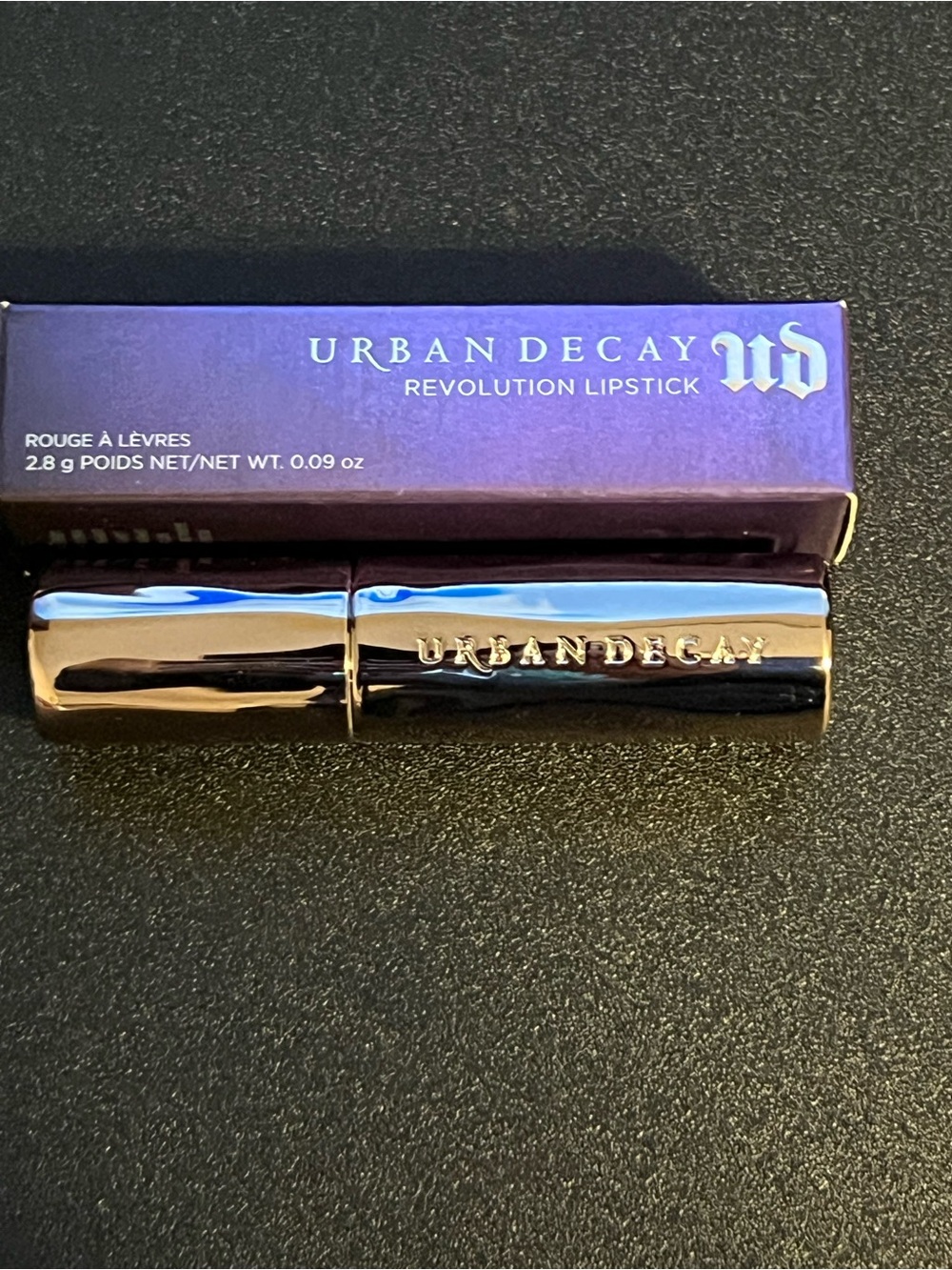 NIB Urban Decay Revolution Lipstick - CATFIGHT